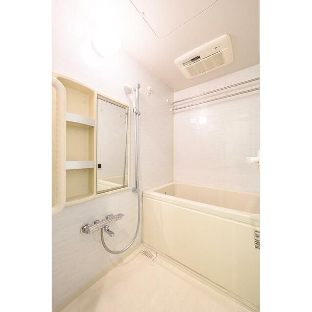 バス・シャワールーム　写真は同タイプ住居です。