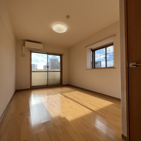 居室・リビング　同仕様タイプです