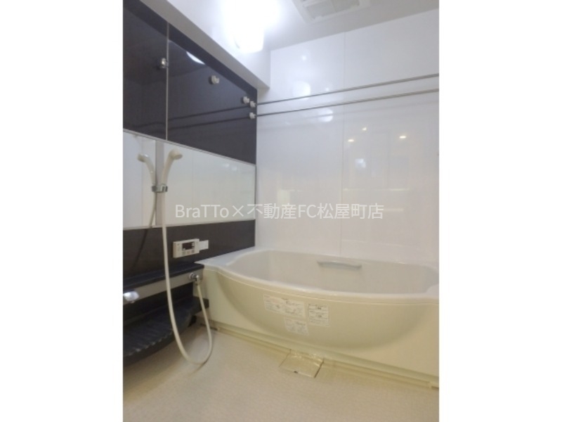 バス・シャワールーム　バス（浴室乾燥機・追い炊き機能付き）