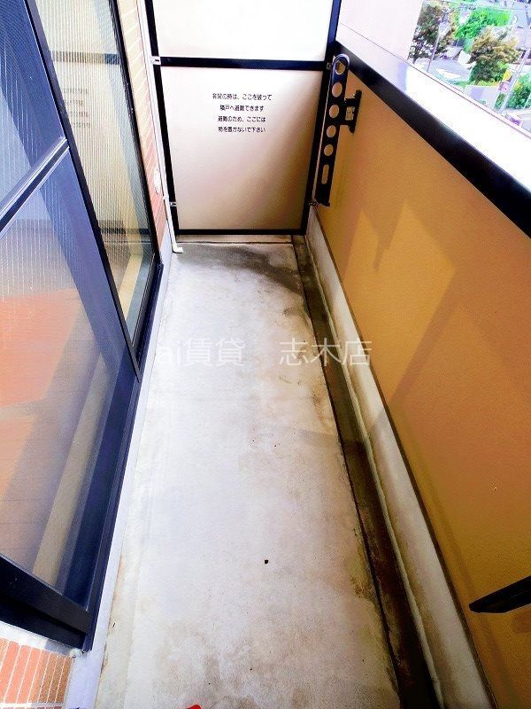 バルコニー　※同仕様写真