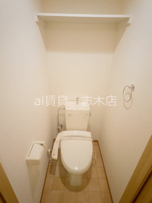 トイレ　※同仕様写真
