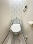 トイレ　白基調で清潔感のあるトイレです♪