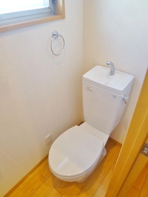 トイレ　401号室の写真です。