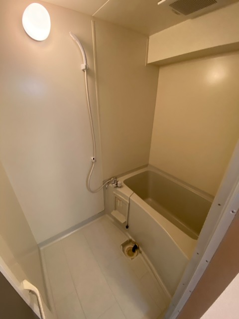 バス・シャワールーム　清潔感のある浴室です♪