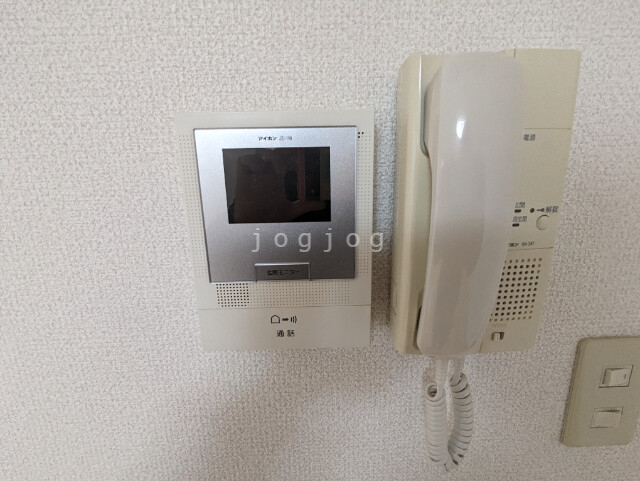 セキュリティ　モニター付きインターホン