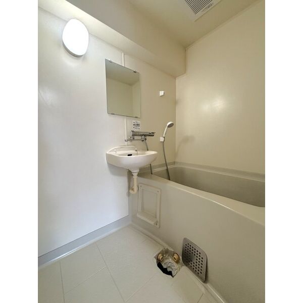 バス・シャワールーム　日々の疲れを癒すお風呂付です