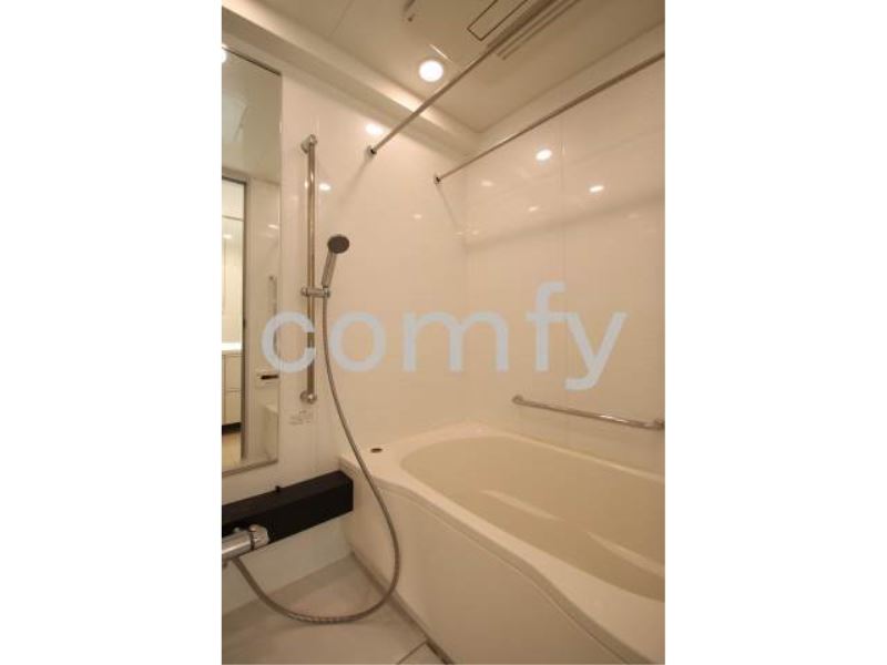 バス・シャワールーム　追炊き・浴室乾燥機付きバス