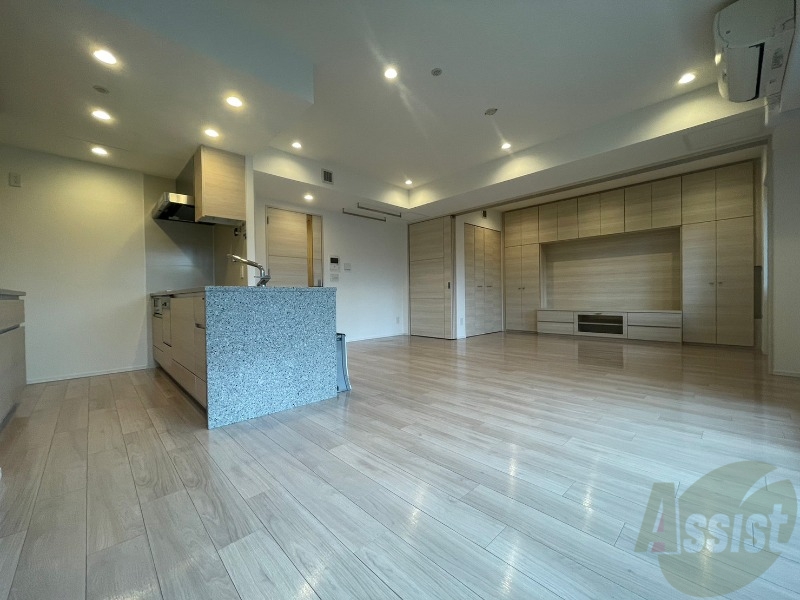 居室・リビング　広くてキレイなお部屋が広がっていて、充実した生活が送れそう。