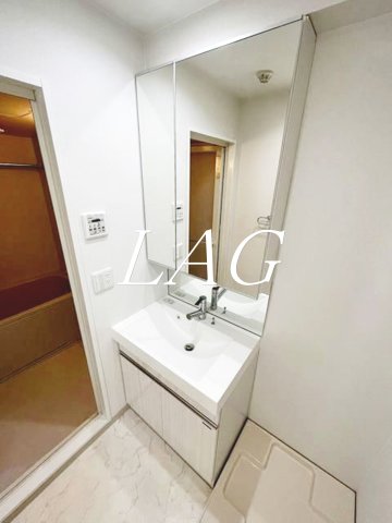 洗面設備　洗面台です。