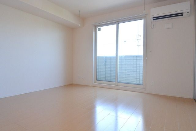 居室・リビング　★明るいお部屋です★