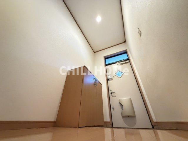 玄関　当社、チルホームのHPもご覧ください(^^)/物件情報多数♪