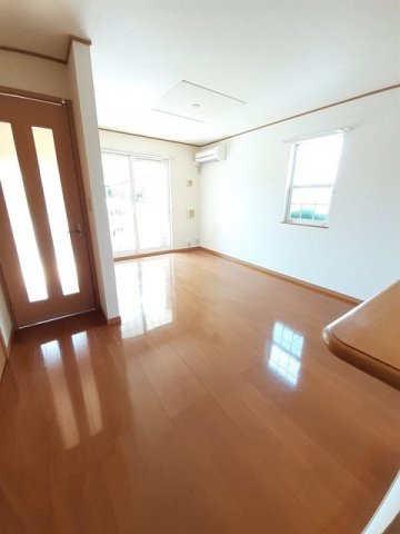 居室・リビング　ゆったり過ごせる居間です