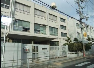 中学校　大阪市立加賀屋中学校（中学校）まで7126m