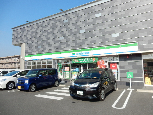 コンビニ　ファミリーマート／マルハチ大安寺店（コンビニ）まで499m