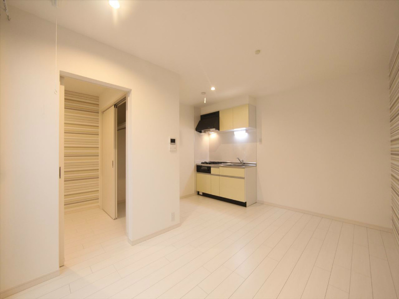 居室・リビング　ＬＤＫ９.4帖　洋室3帖とつなげても仕切っても使えます