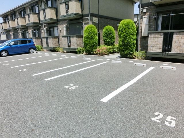 駐車場　敷地内駐車場あります