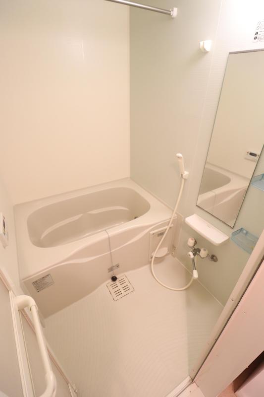 バス・シャワールーム　追い焚き機能が付いたお風呂です！