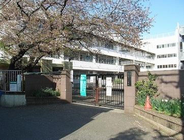 小学校　板橋区立板橋第一小学校（小学校）まで334m