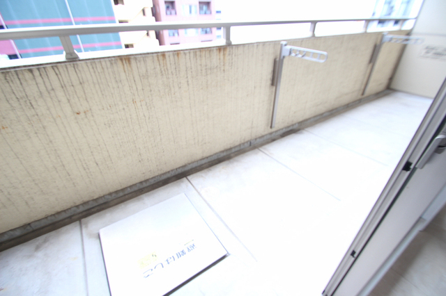 バルコニー　※別室の参考写真の為、現況優先です。