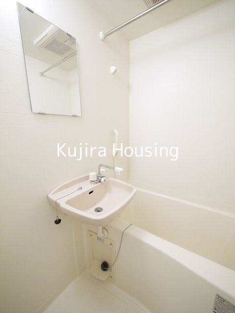 バス・シャワールーム　バス・トイレ別なのでゆっくり湯船に浸かれます♪