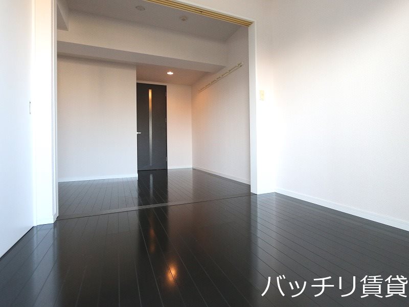 居室・リビング　別号室タイプの為、現状を優先致します。