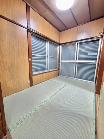 居室・リビング　2面採光で明るい居室！