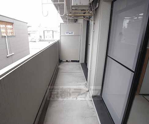 バルコニー　広々したバルコニー。