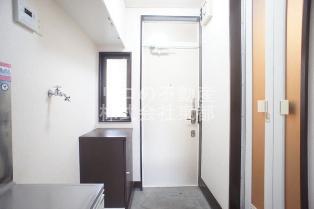 玄関　すっきりシンプルな玄関スペースです！