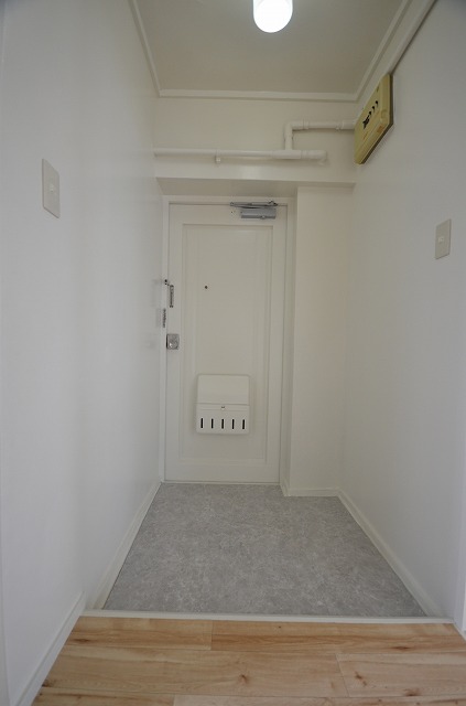 玄関　※同建物・別号室の写真です