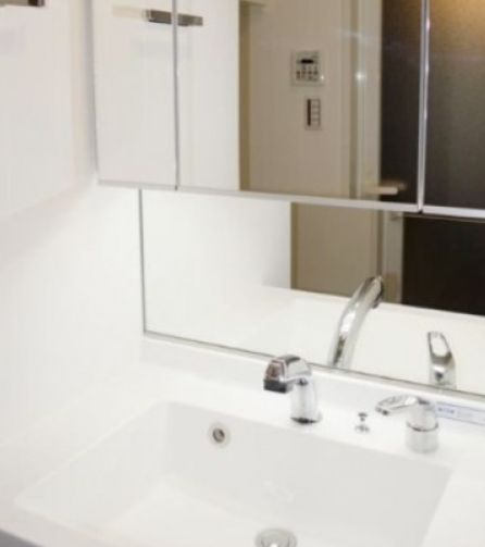 洗面設備　スペースが確保できる洗面所です