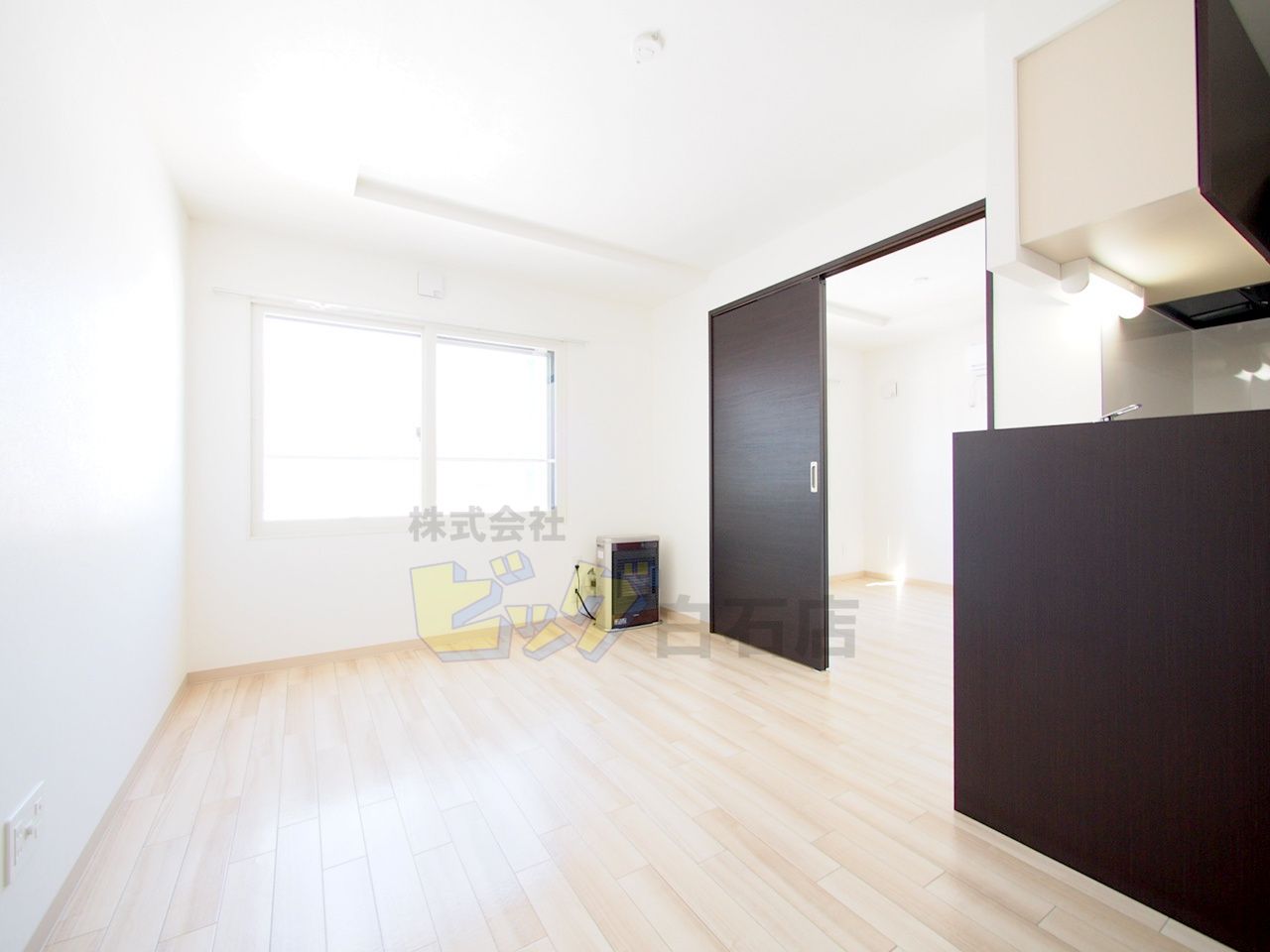 居室・リビング　明るいリビングです♪