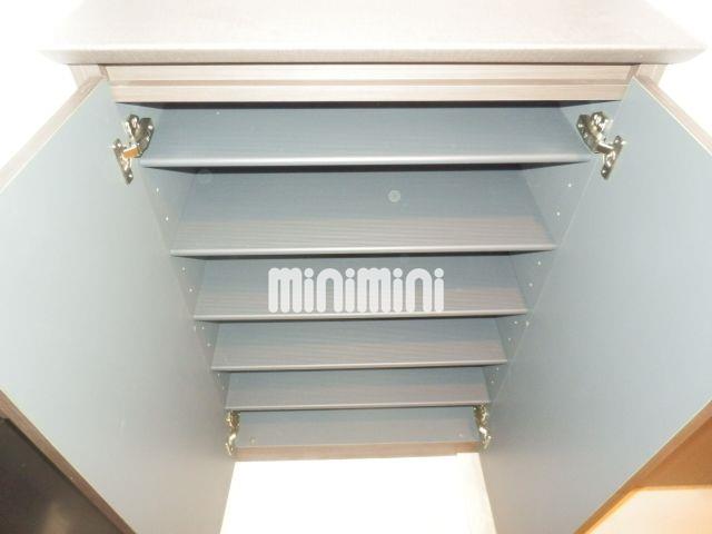 玄関　靴箱です。