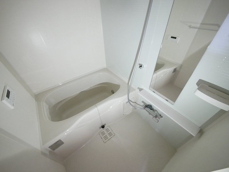 バス・シャワールーム　追焚き給湯・浴室換気乾燥機付き