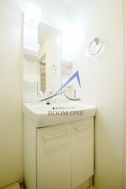 洗面設備　独立洗面台です。