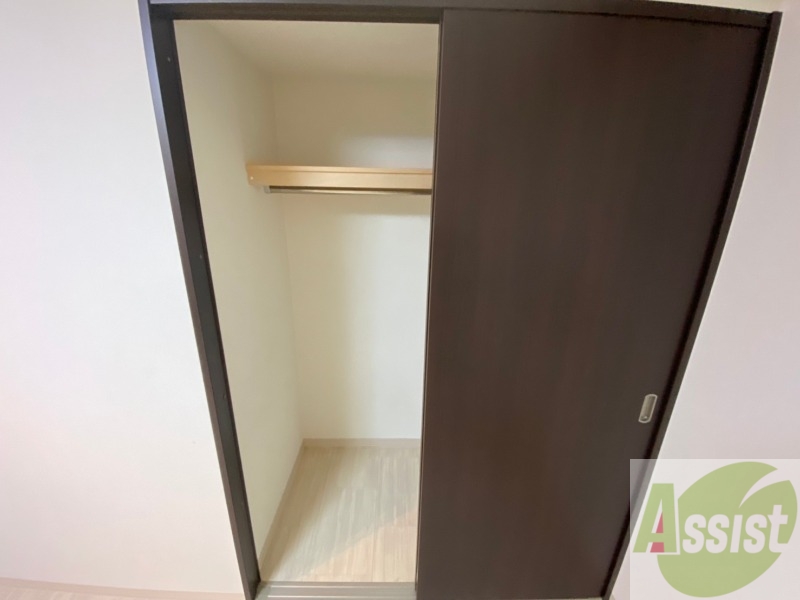 収納　上のほうにはあまり使わないものをしまっておくと良さそう。