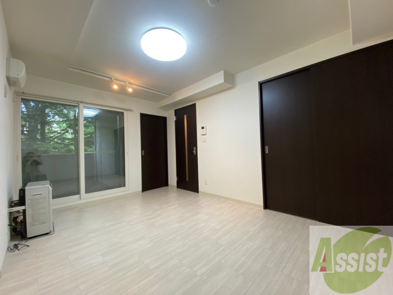 その他部屋・スペース　光が差し込む、温かみのあるお部屋です。