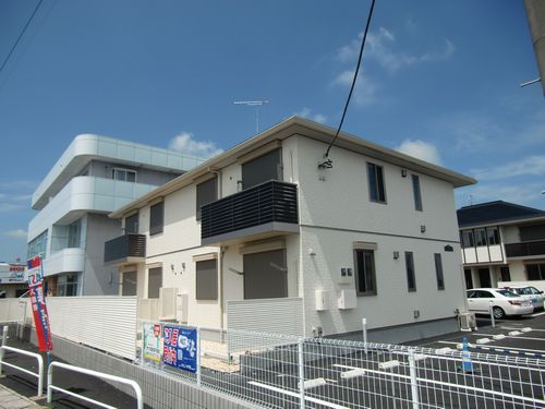 建物外観　駐車場２台付き♪