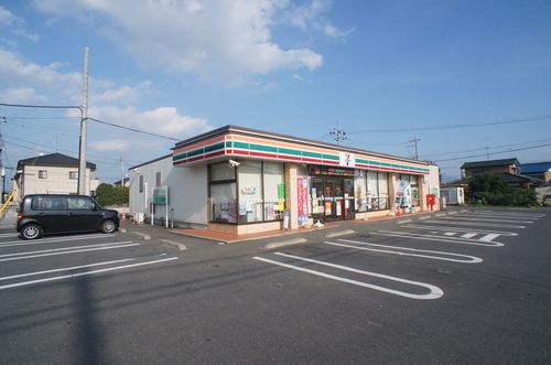 コンビニ　セブンイレブン下館島店（コンビニ）まで840m