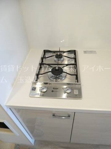 エントランス　同マンションのモデルルームになります♪