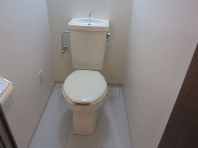 トイレ　レージュ城西