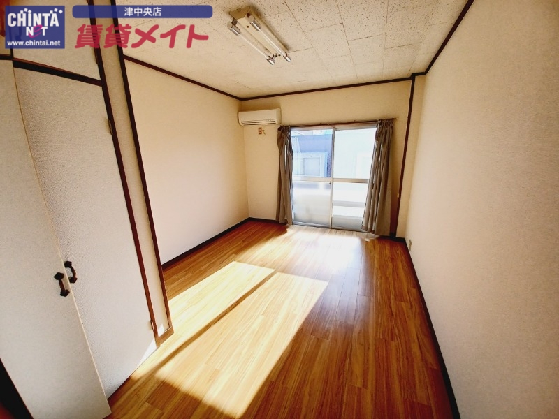 居室・リビング　別部屋参考写真です