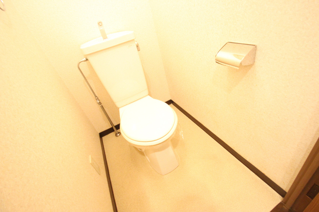 トイレ　バス・トイレ別で落ち着いてできます　別室の参考写真です。※現
