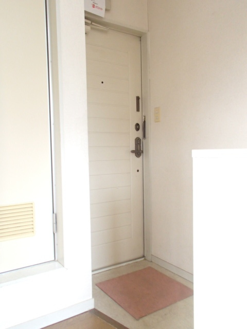 玄関　★コンパクトな玄関です★