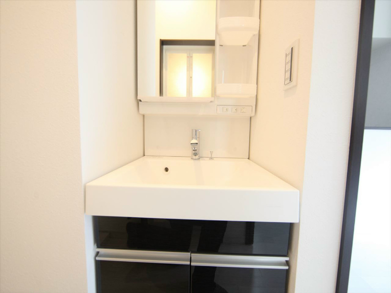 洗面設備　脱衣所　独立洗面台（シャンプードレッサー）