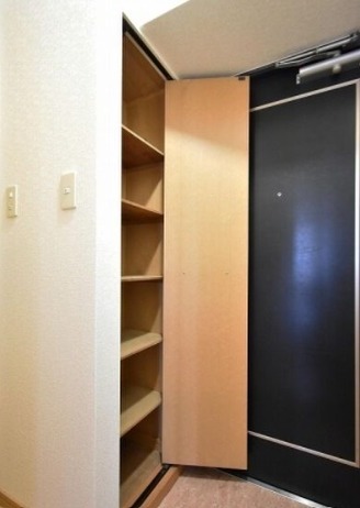 玄関　シューズボックスがあります