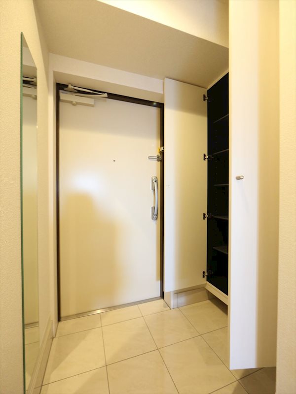 玄関　玄関　シューズボックス(収納充実してます)