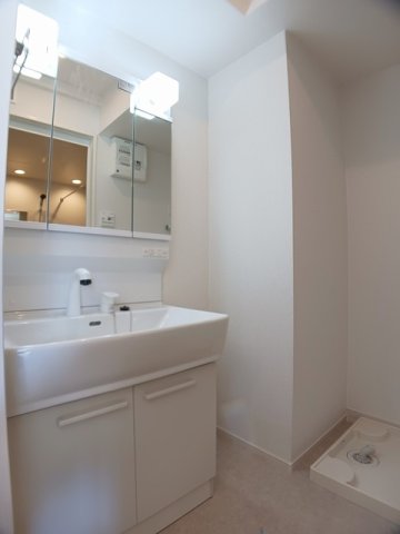 洗面設備　コンパクトで使いやすい洗面所