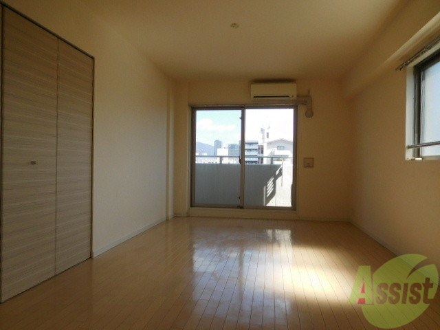 居室・リビング　広々約１１帖あります。