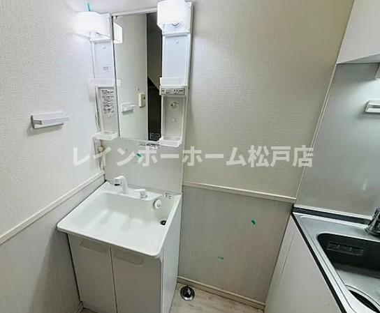 洗面設備　コンパクトで使いやすい洗面所