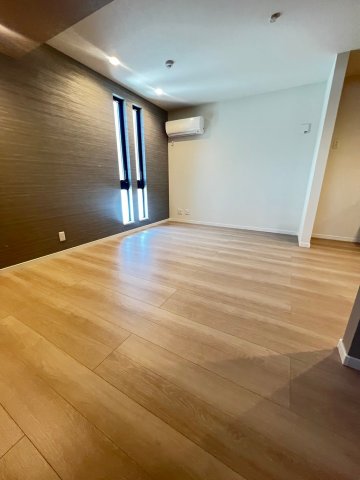 その他部屋・スペース　開放的な寝室です